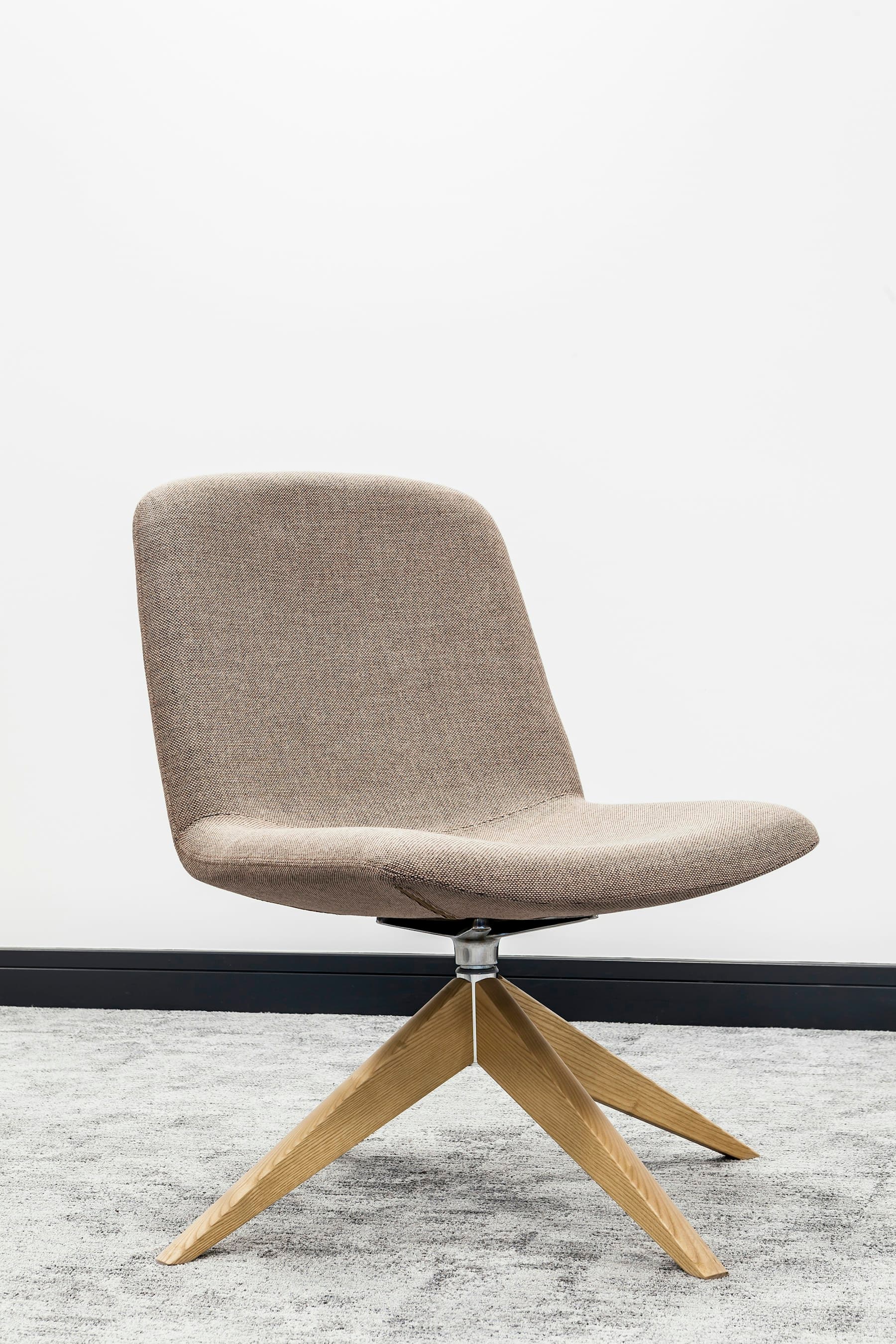 Herman Miller Aeron, size B
